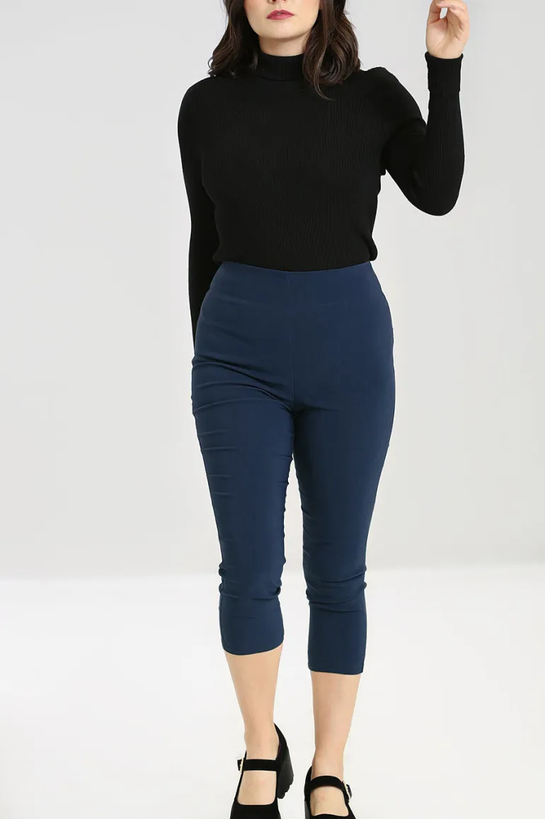 Dionne Capris